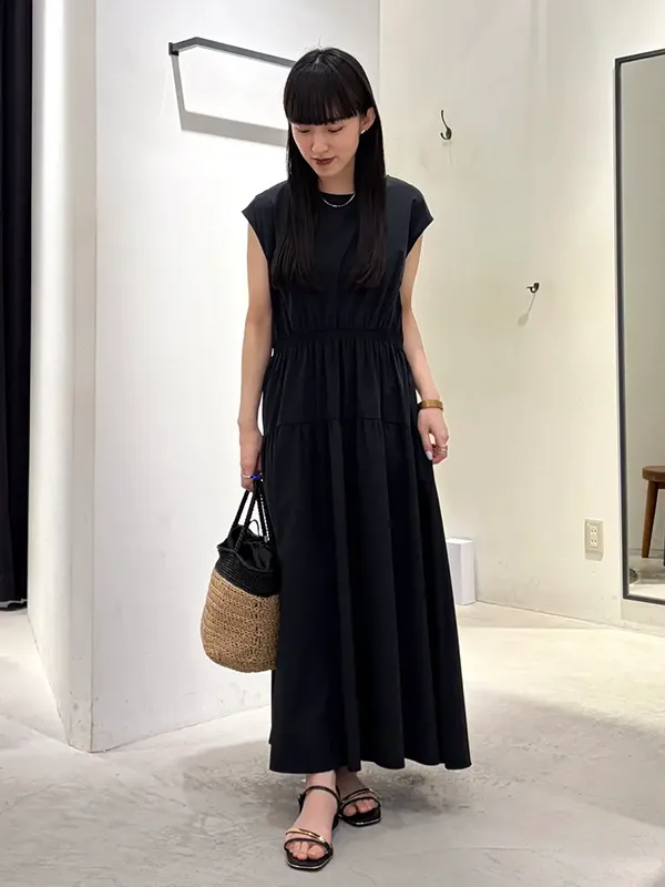 【ワンピース】接触冷感&フレンチスリーブで涼しく着映える上品ロングワンピ | 気温28度の服装