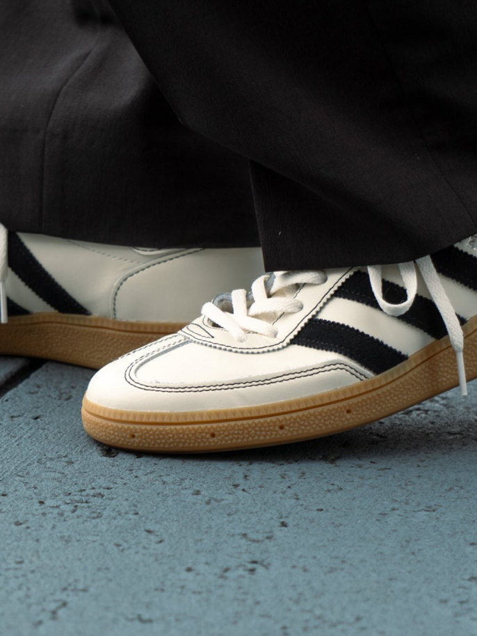 adidas Originals for ADAM ET ROPÉのスニーカー